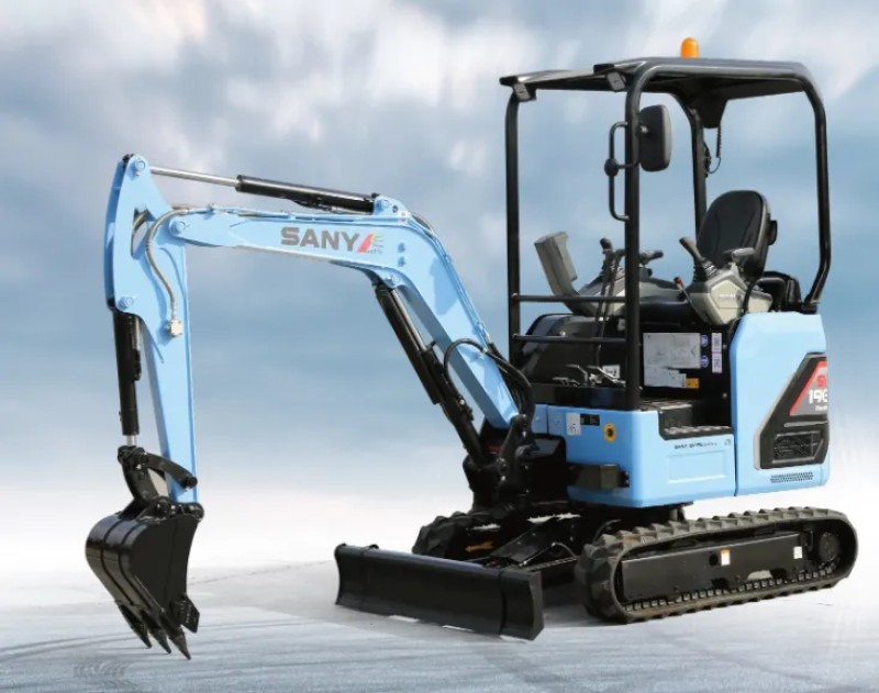三一SY35E微型电动挖掘机：整机重量4300kg、斗容0.12m³，小身板大能量